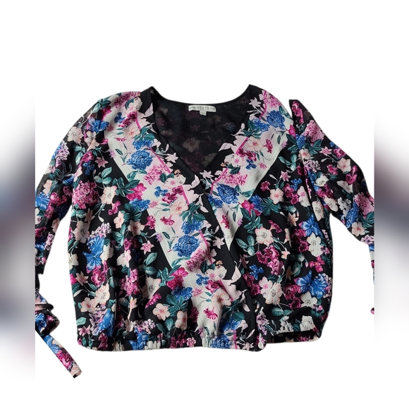 GUESS | FLORAL BELL-SLEEVE BLOUSE | SIZE MEDIUM - Picture 2 of 9